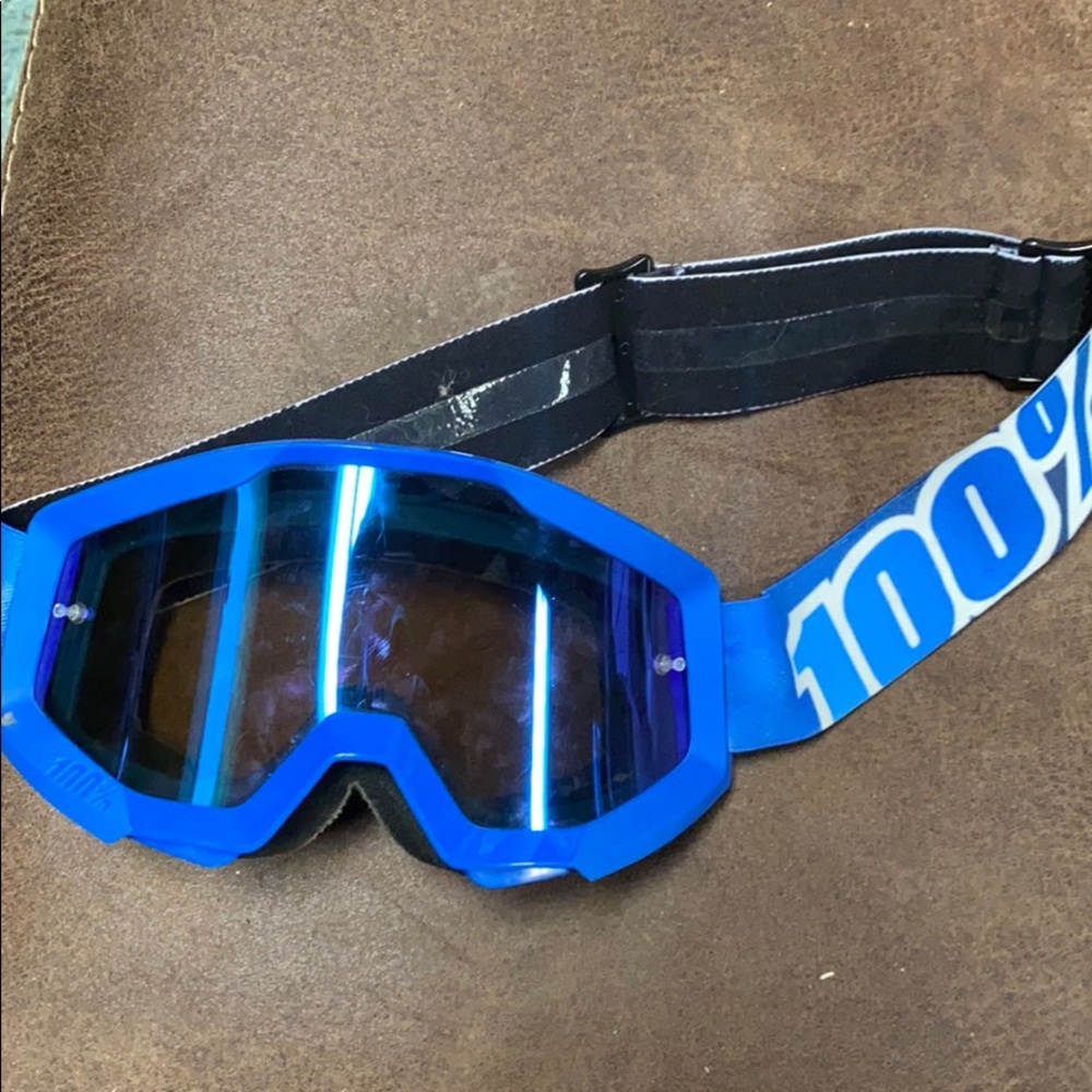 Brand new never worn 100% goggles